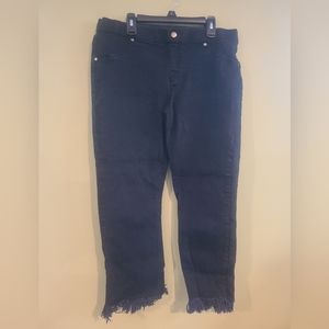 Utopia by Hue Distressed Capri Denim Legging - Large
